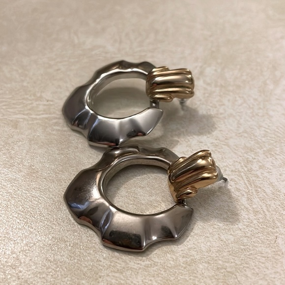 💋 2/$15 Silver and Gold Tone Door Knocker Earrings - Picture 3 of 4